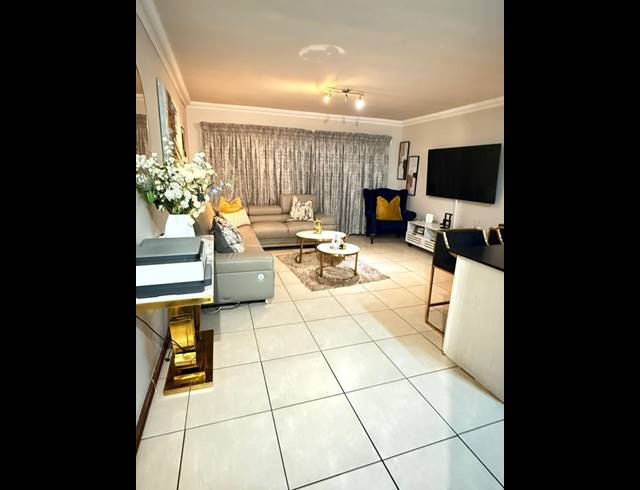 2 BEDROOM APARTMENT FOR SALE IN COMET